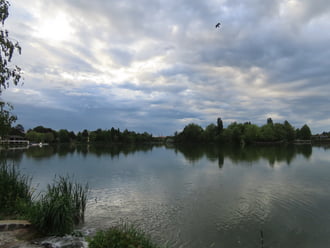 A Csónakázó-tó reggeli látképe
