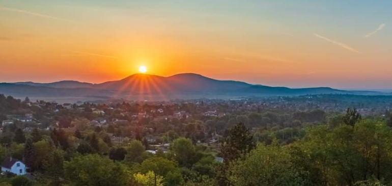 kapcsolódó tartalom