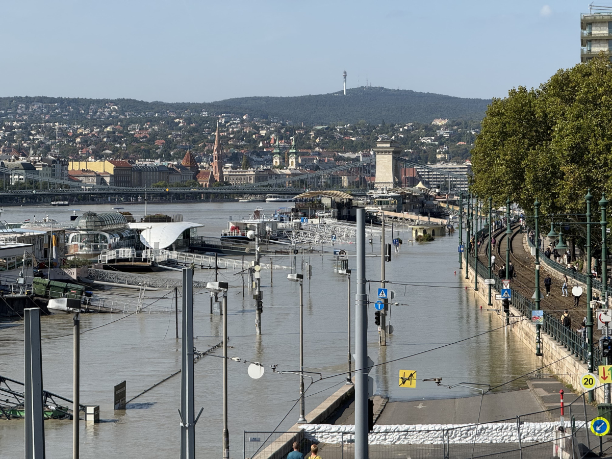 Két balatonnyi víz folyik le a Dunán csak ezen a héten