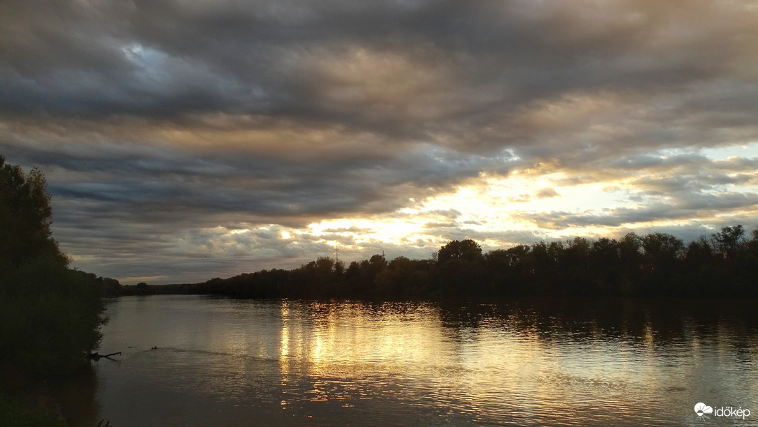 Tiszai napkelte, Szeged 