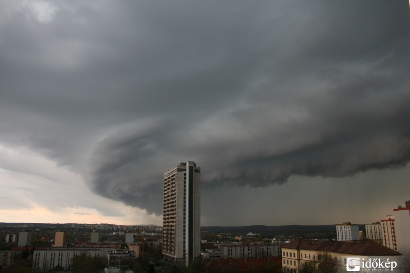 Pécs, ápr. 14.