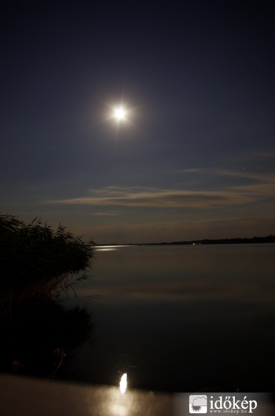 Éjszaka a Balatonnál