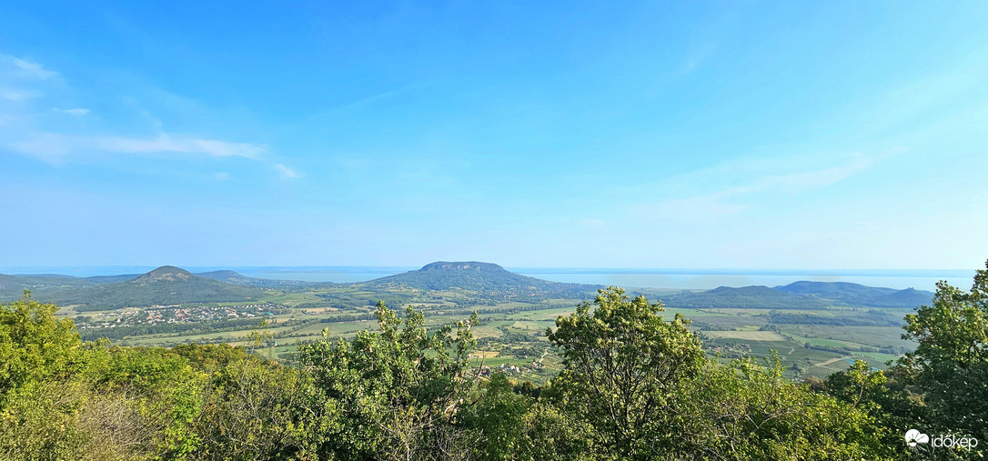 Panoráma a Szent György-hegy csúcsától