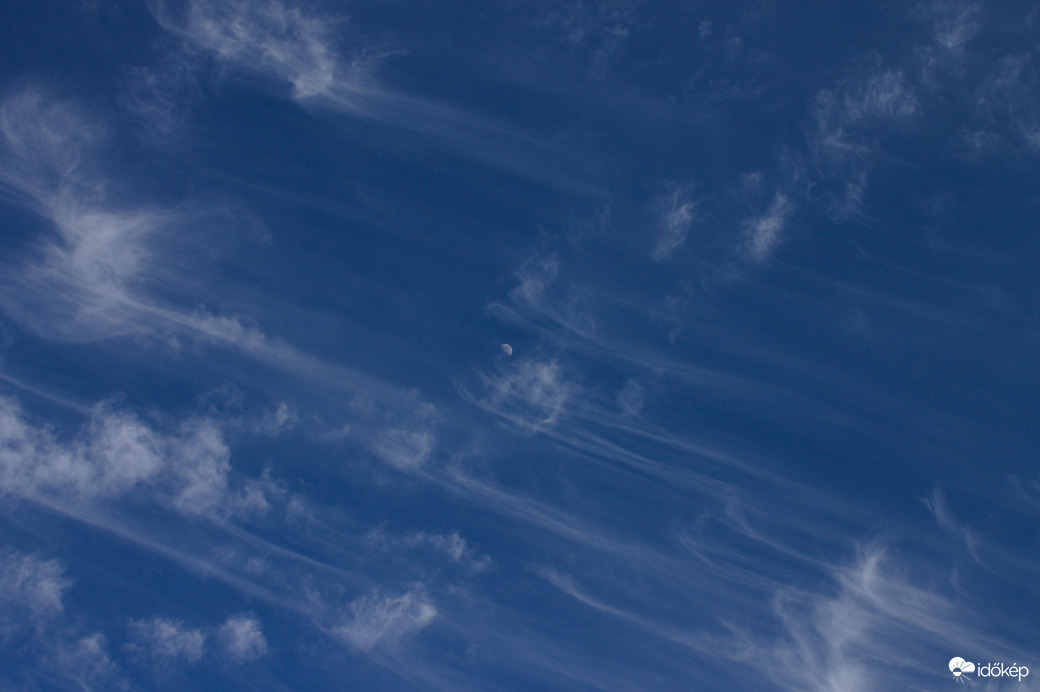 Cirrus virga vonulás