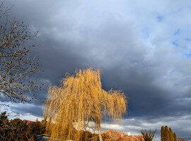 Polgárdi,kontraszt-tőlünk É.felé havazik