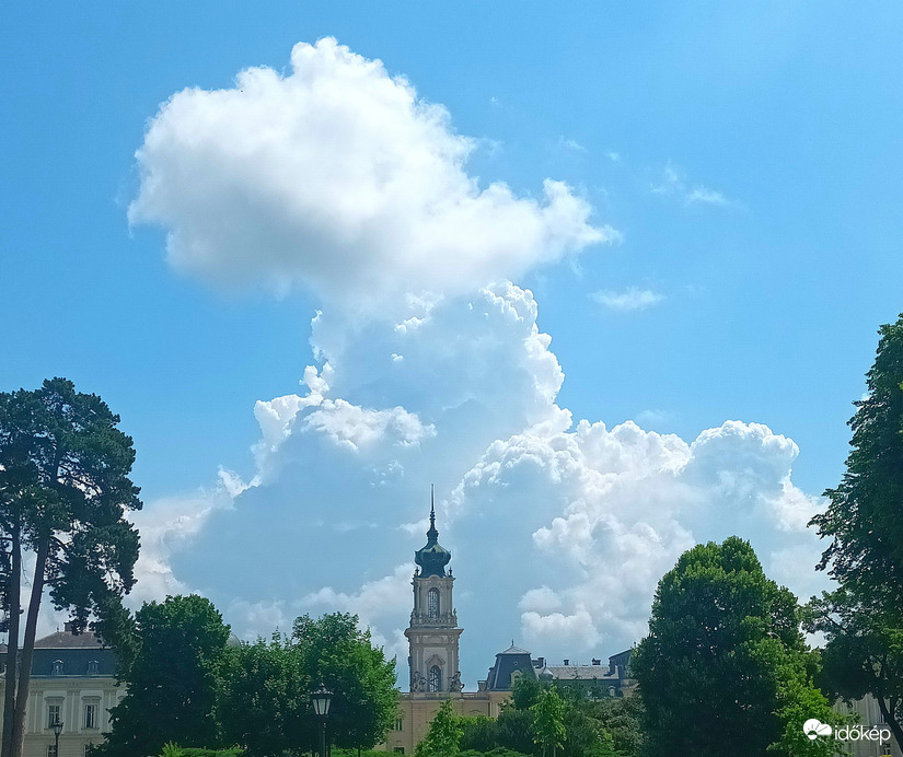 Towering cumulus 