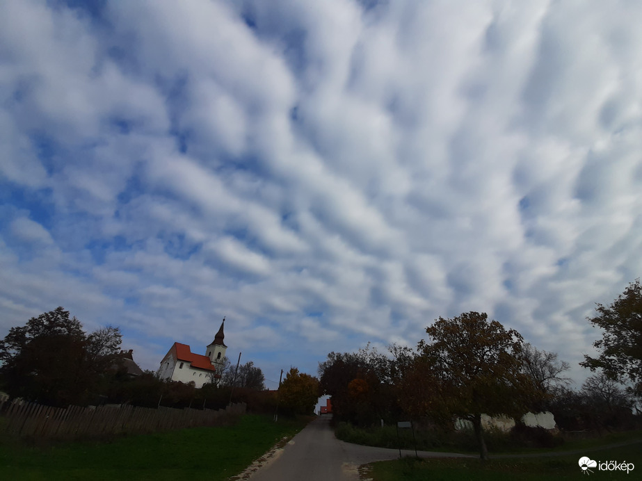 Októberi hullámok