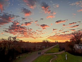 Alkonyati felhők