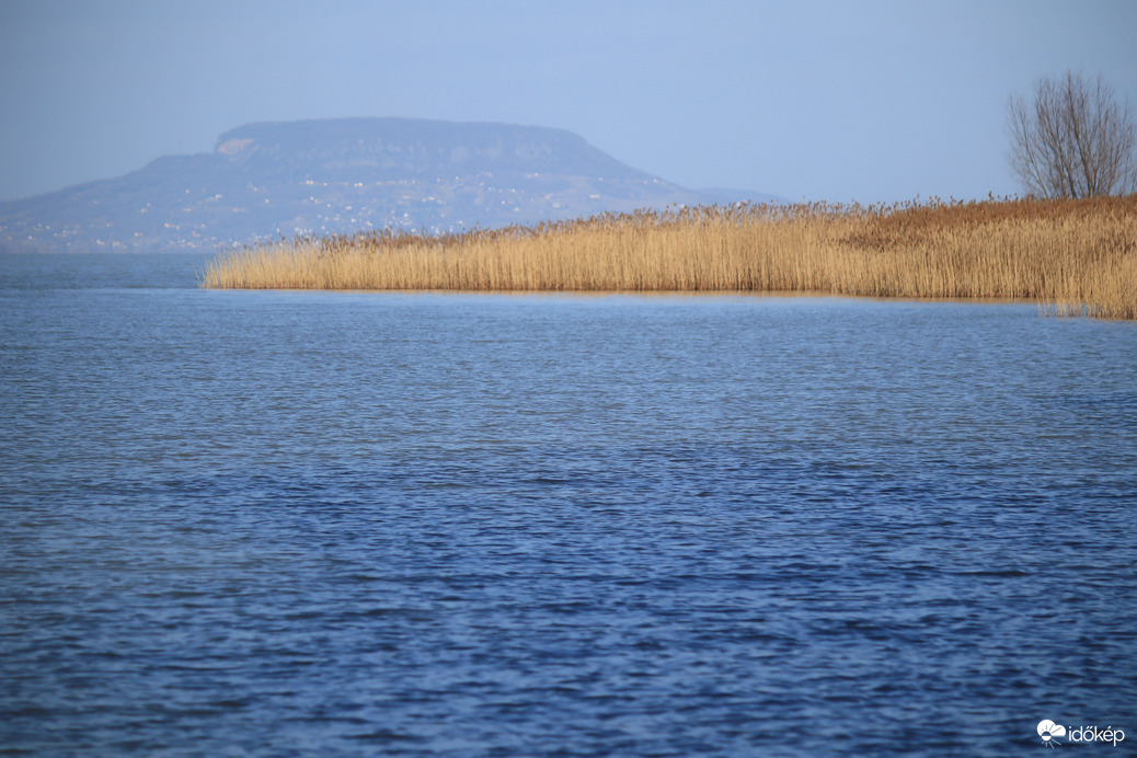 Badacsony Balatonberényből nézve