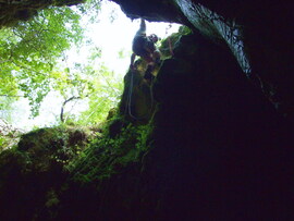 Nyolc kép a Hét-lyuk barlangból