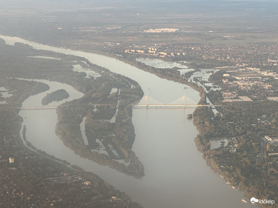 Megyeri híd ma hazafelé a repülőglpről fotozva