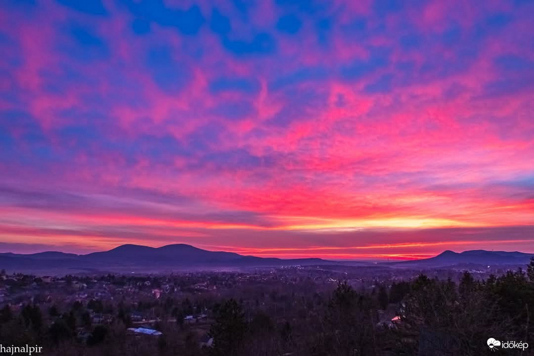 hajnalpir fotója