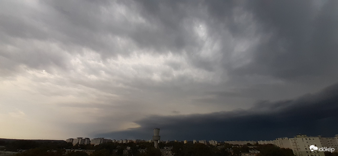 Szeged, délnyugat felől érkezik, már dörög! 