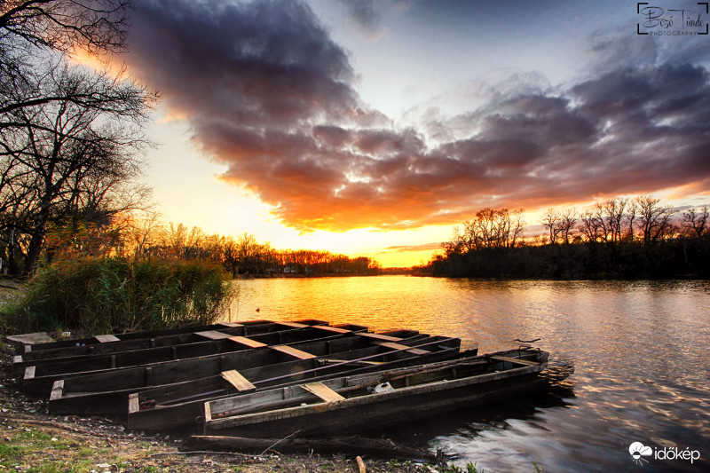 Naplemente a Tisza-holtágnál