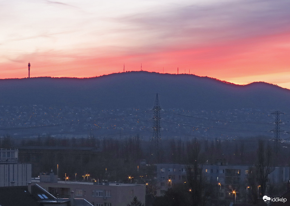 Naplemente a meteorológiai tél utolsó estéjén