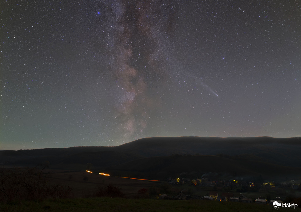 Tsuchinshan Atlas űstökös és a Tejút