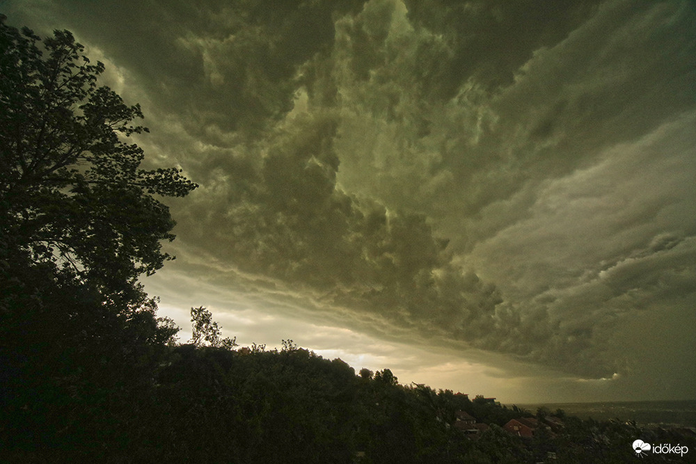 Pécs felett az ég