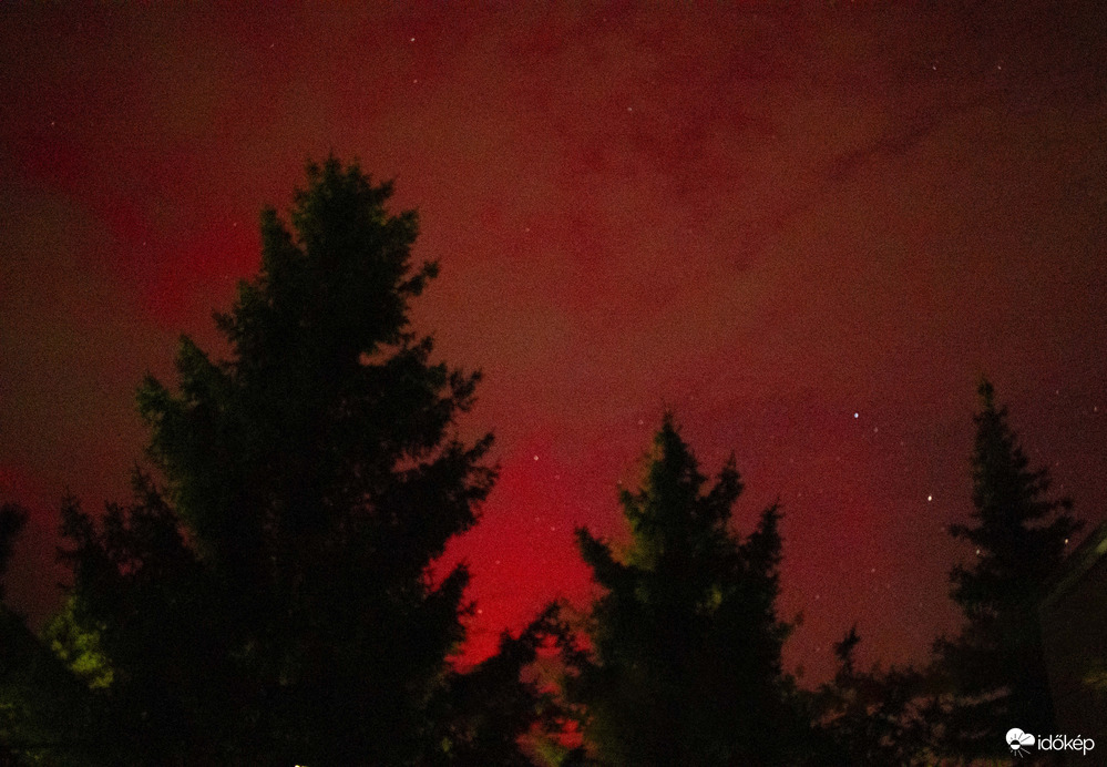 Táncoló sarki fény Gyöngyösön