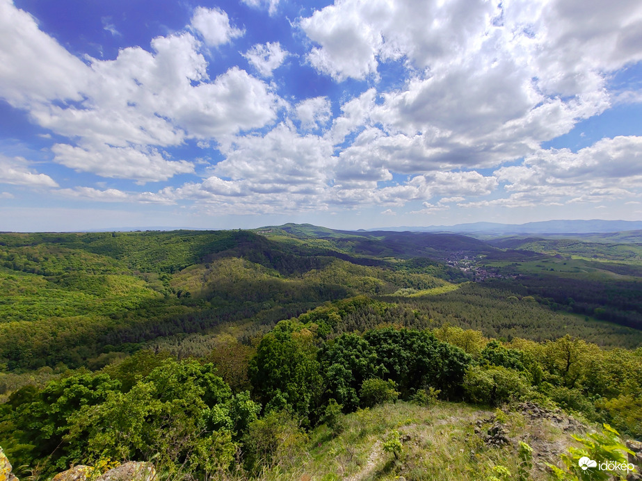 A Boszorkány-kő bámulatos panorámája