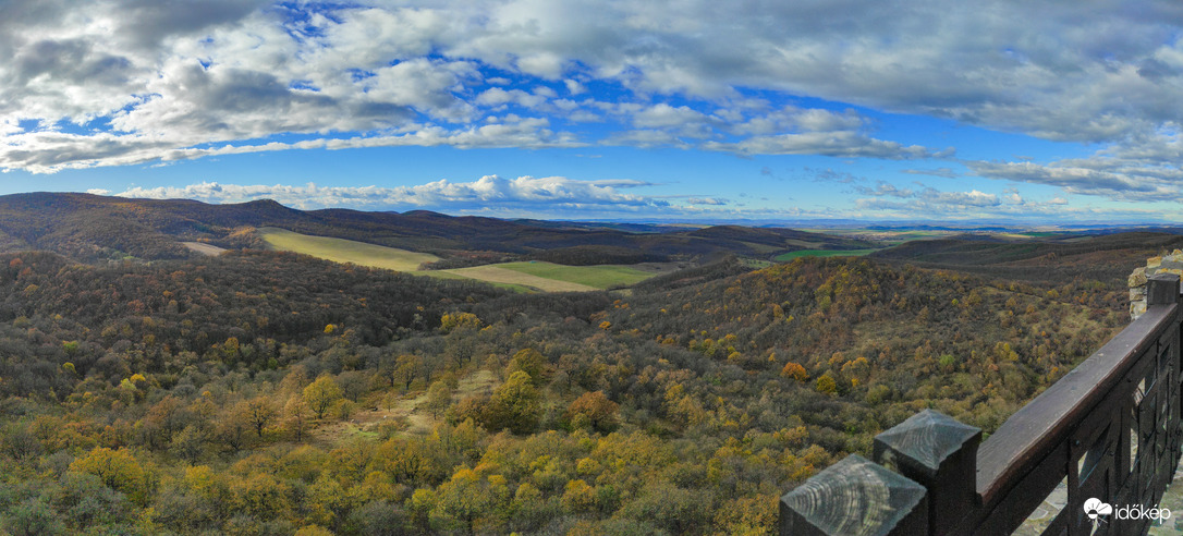 Cserháti panoráma a hollókői várból