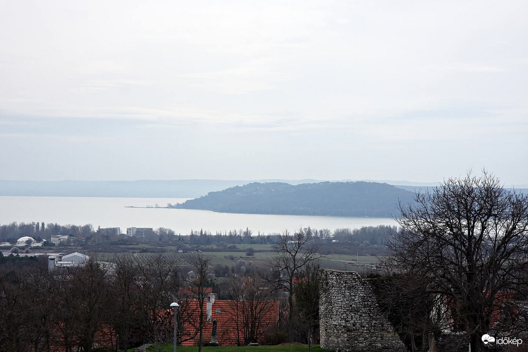 Tihany a Papsokai temetőből