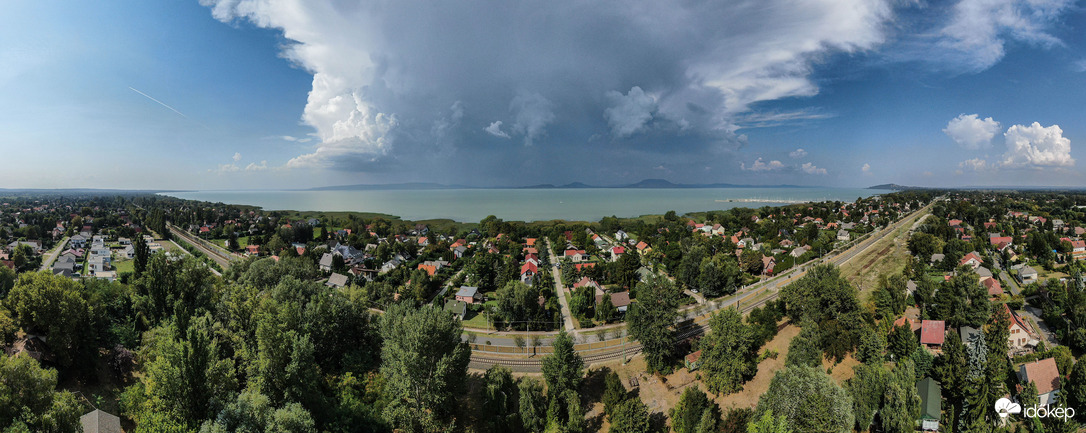 Badacsony felett gyűlnek a felhők