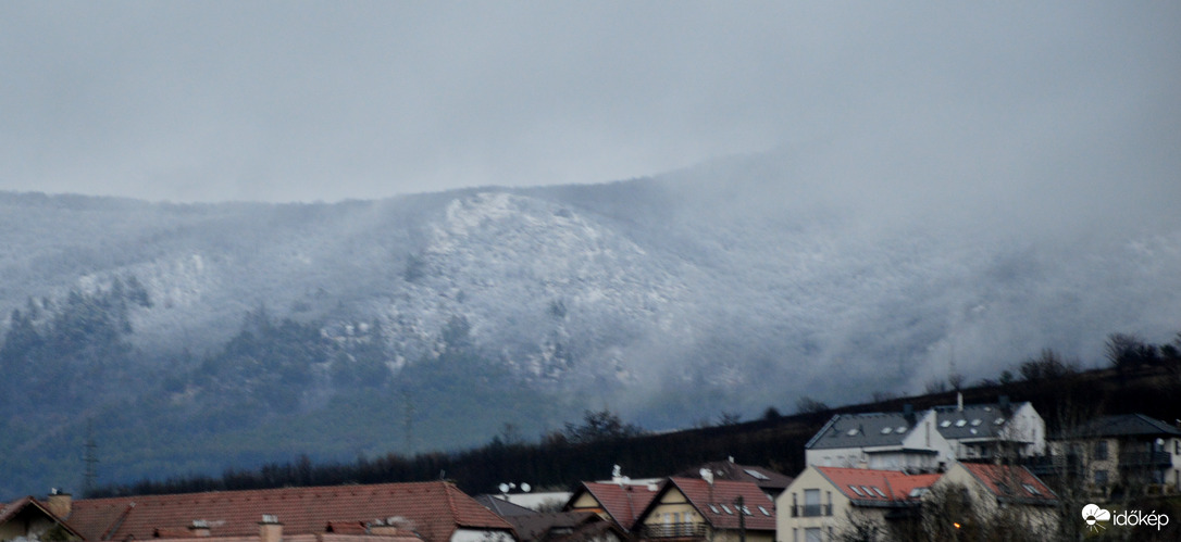 Megérkezett a hó a váci térségbe is.