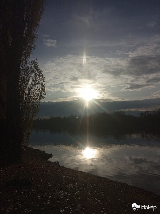 November végi naplementéhez közeledve