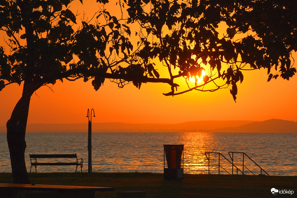 Szeptemberi napkelte Balatongyörökön 09.22.