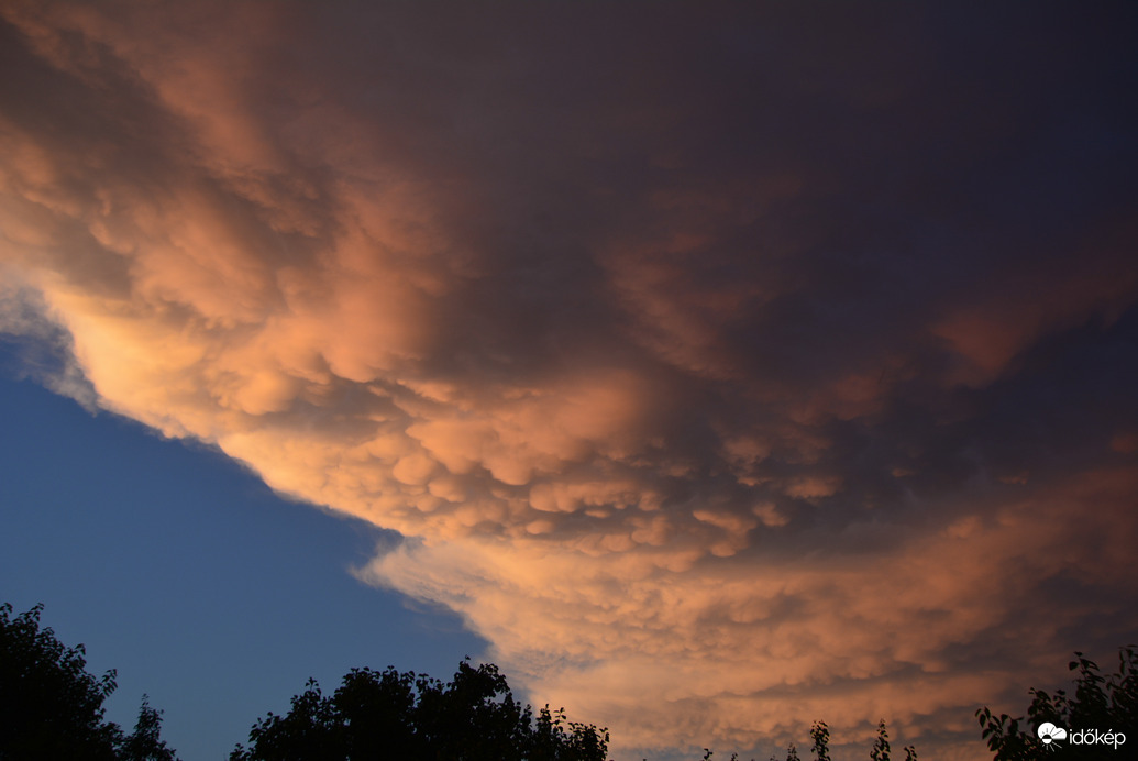 Alkonyati mammatus felhők 07.17.