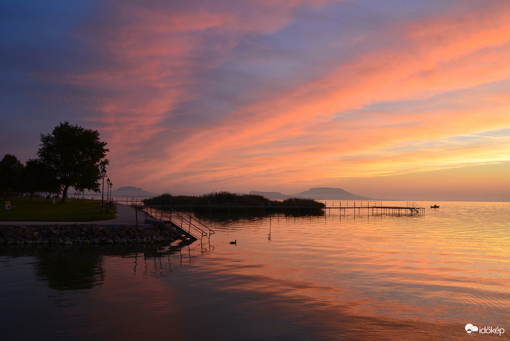 Festői színekben kelt a Nap Balatongyörökön 09.30.