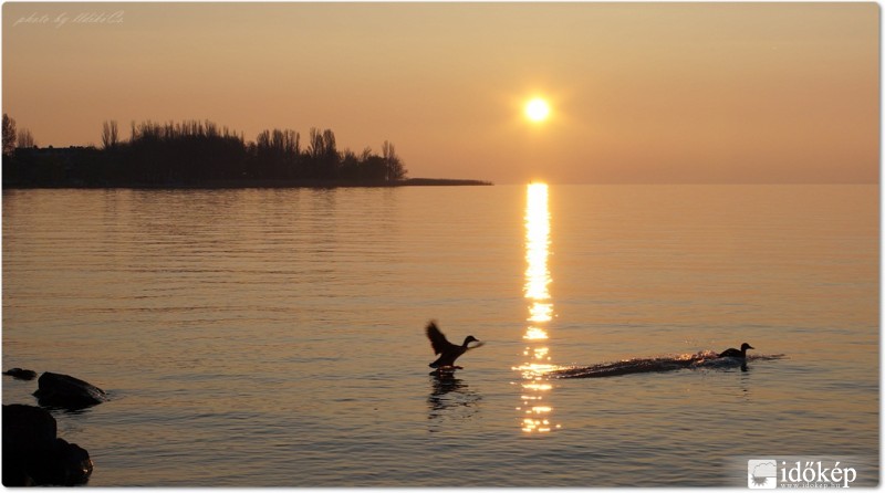 Napfelkelte Balatonfürednél