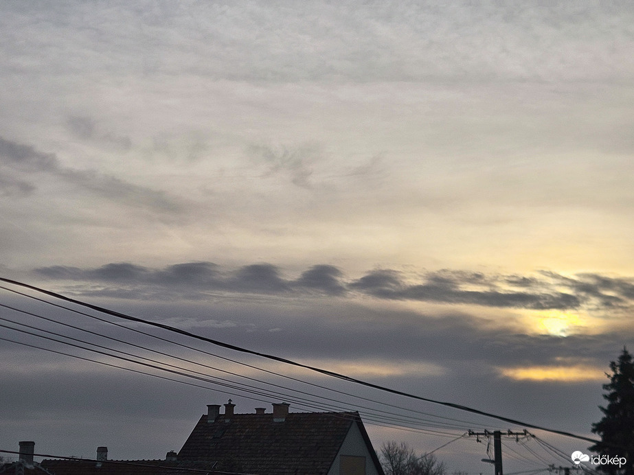 Kelvin-Helmholtz felhők a napkeltében.