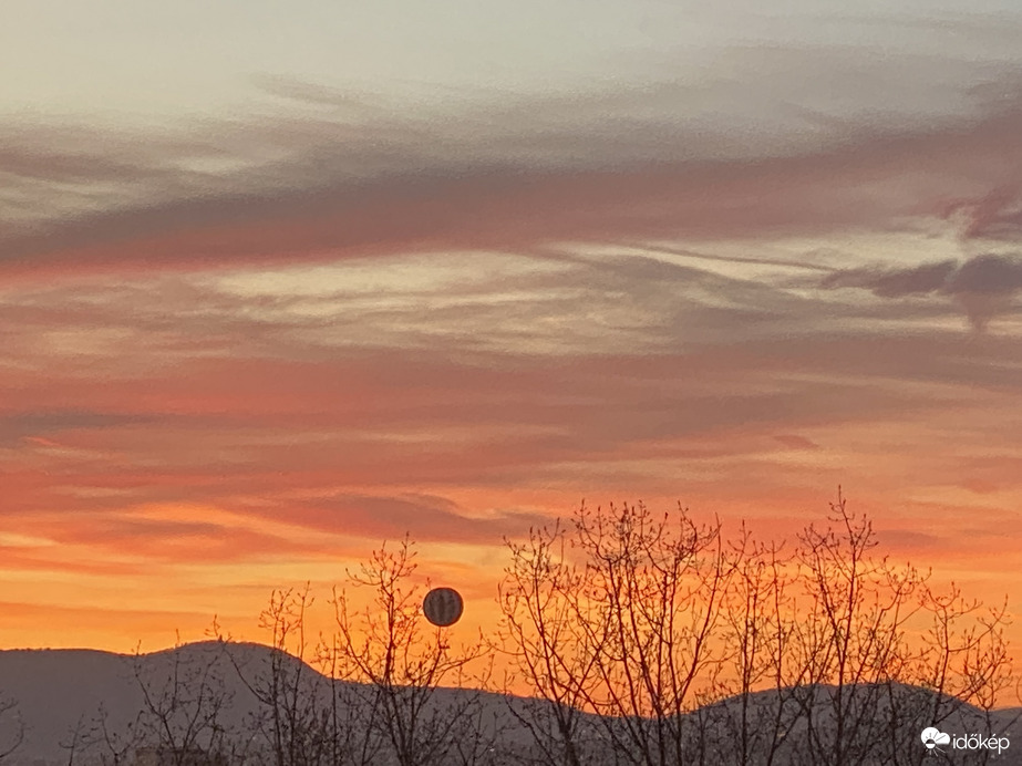 Naplemente és hőlégballon