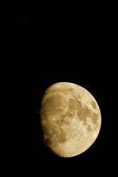 Hold-Antares együttállás