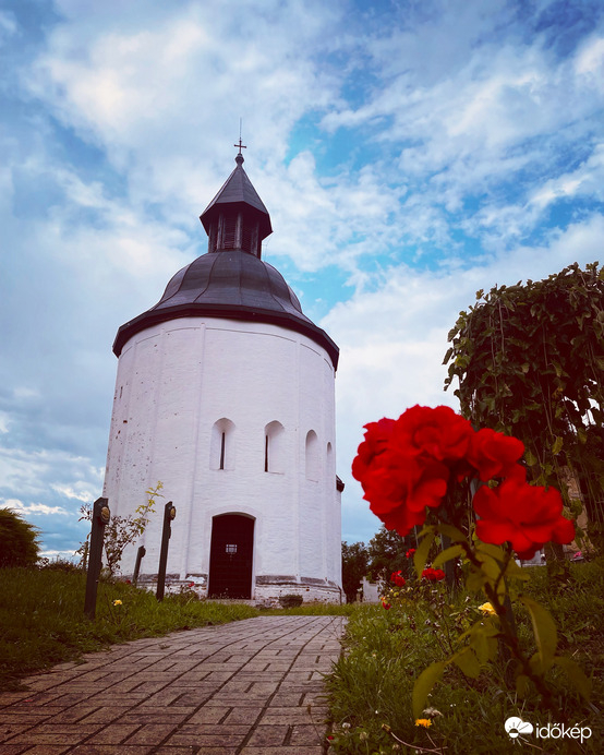 Kallósdi kerektemplom