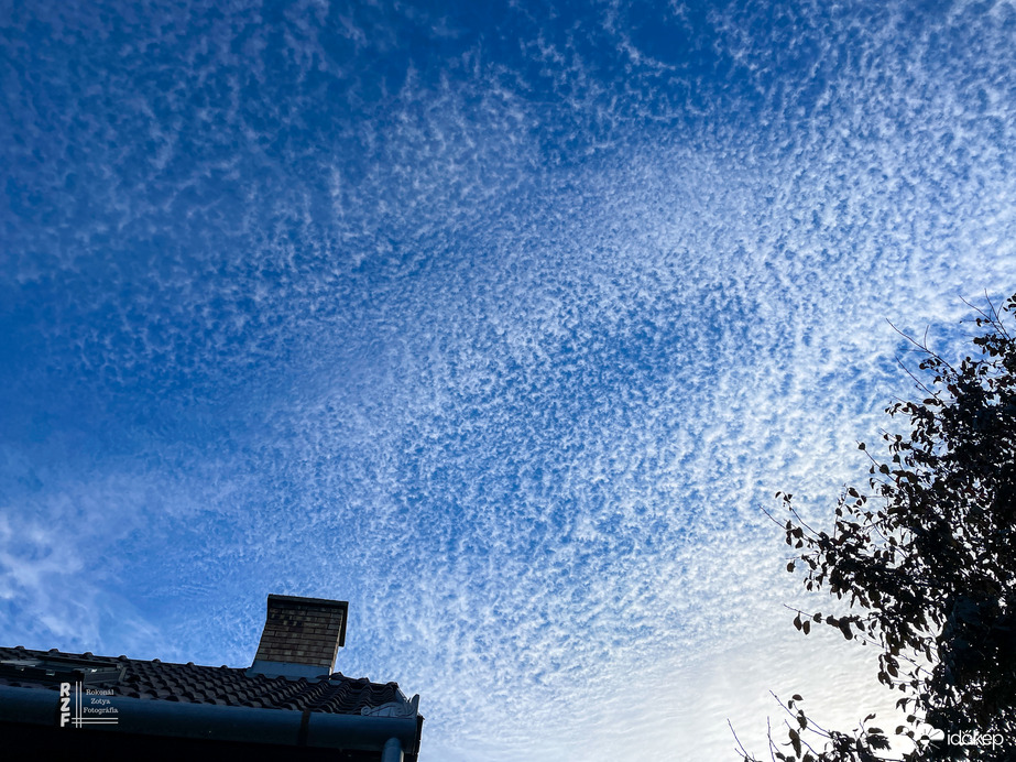 Cirrocumulus stratiformis, makréla felhők, Tiszalök 