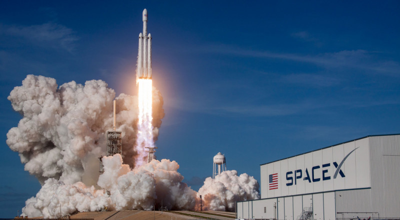Falcon Heavy indítás 2018