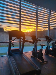 Muraközi naplemente az edzőteremből