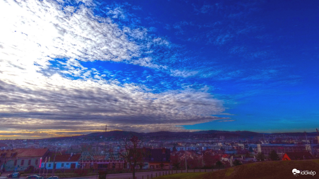 Felhő öble Sopron felett