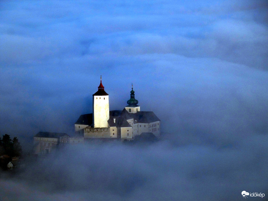 Fraknói Esterházy fellegvár (a fellegekben)